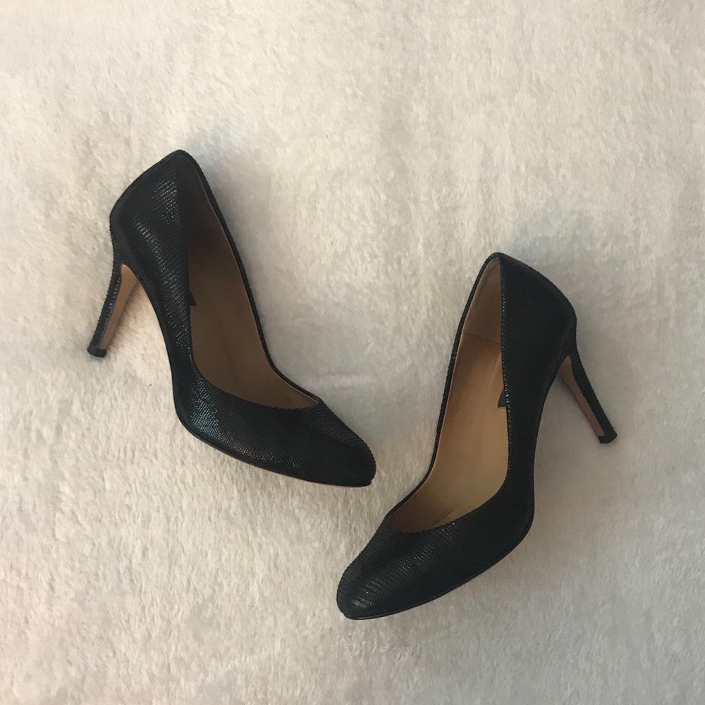 Ann Taylor black leather lizard heels 6/6.5